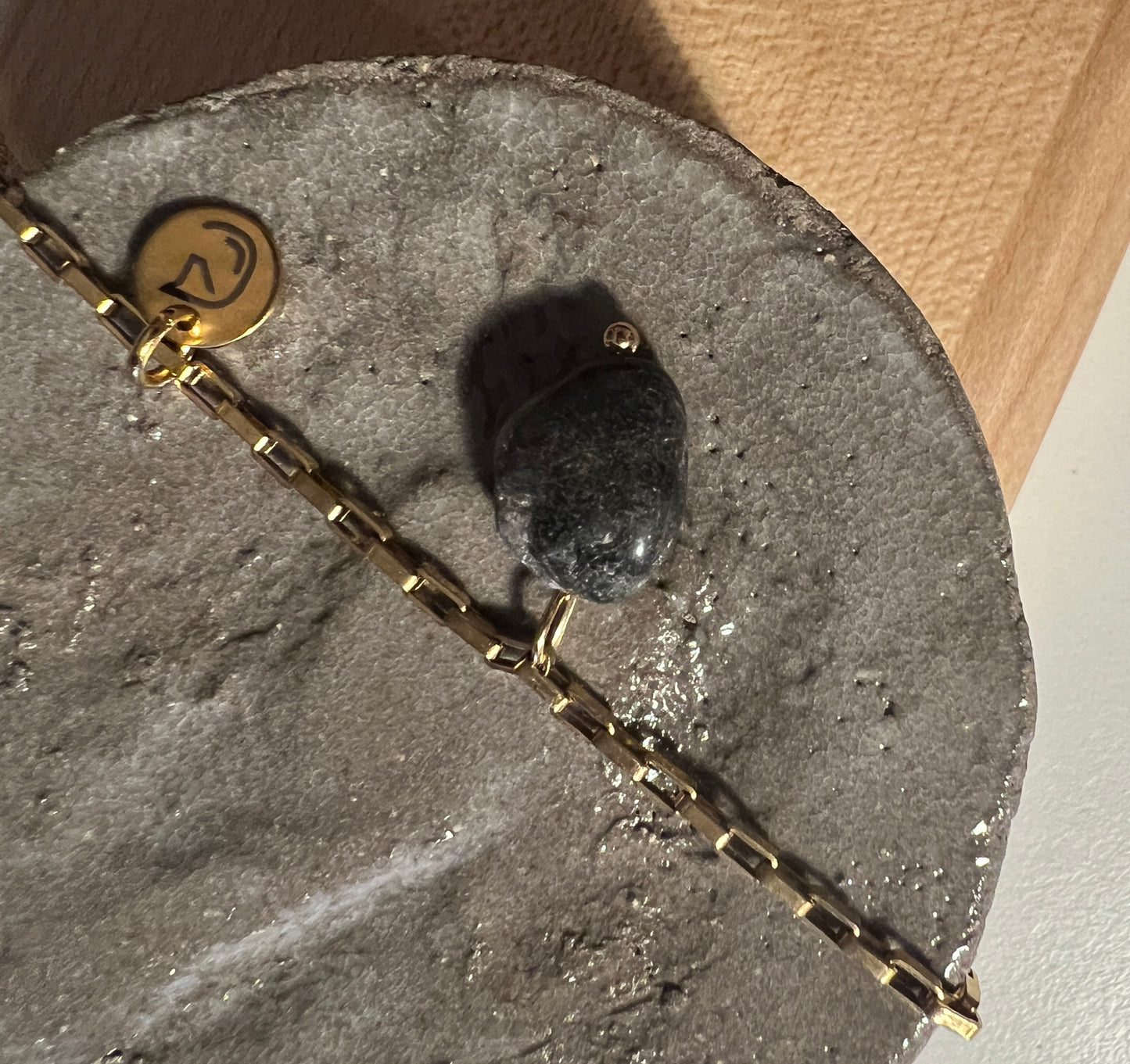 Goldenes Glücksarmband – Pure Positivity – Amethyst – Hellviolett
