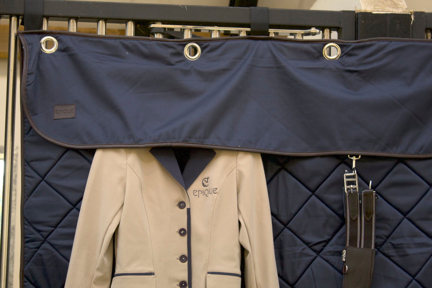 OnShow - Refined+ - Stable Curtain