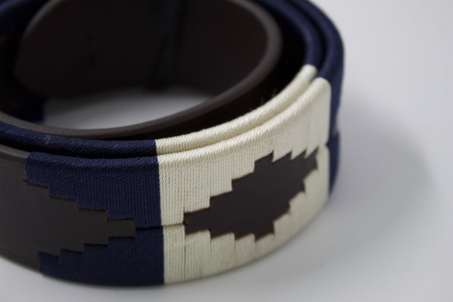 Kleurrijke lederen riem