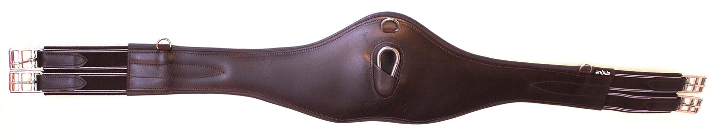 Multipurpose high-end leather girth with 2 side D rings, 1 central ring and a musketon clip.